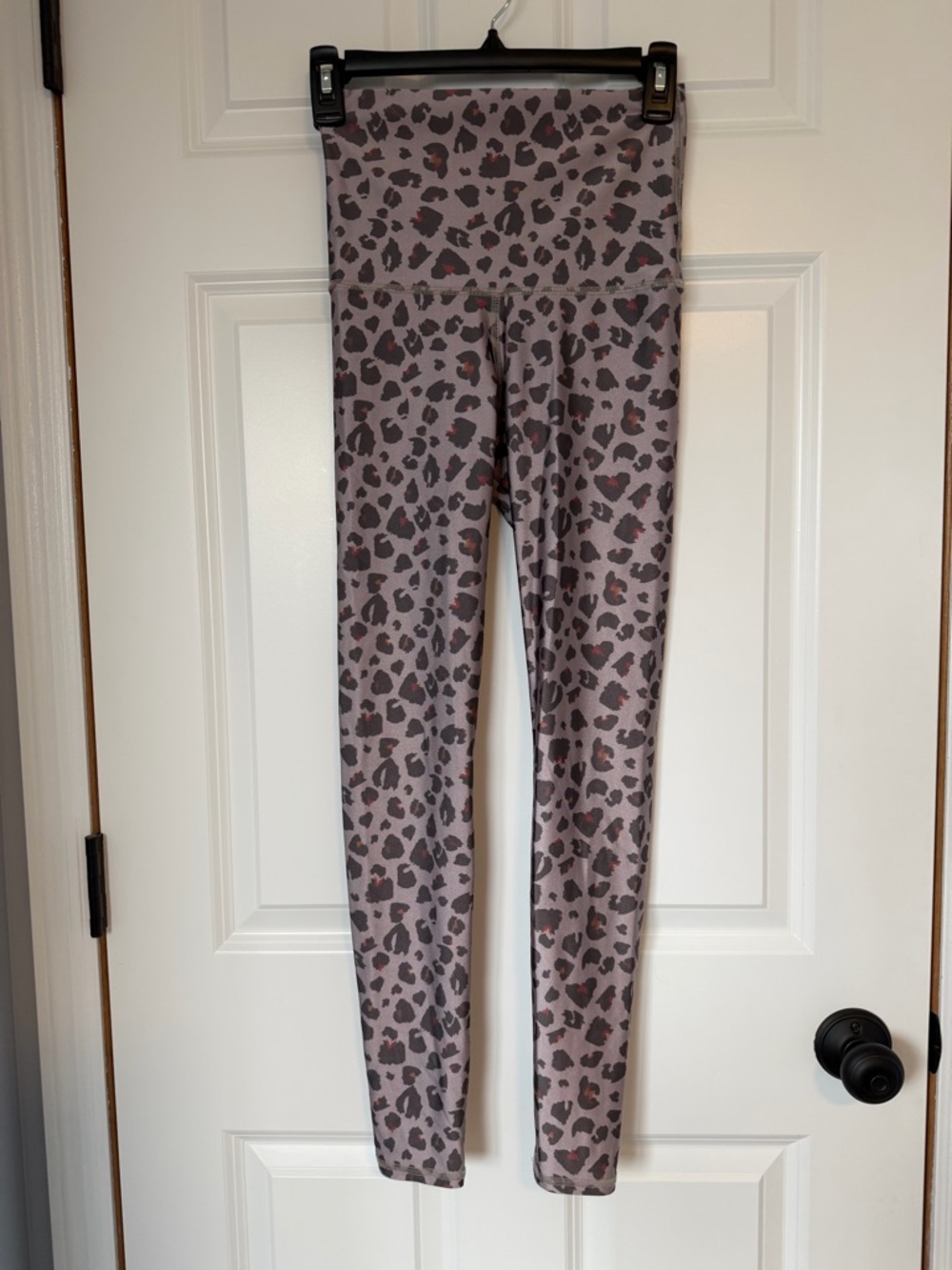 Emily Hsu Designs Mauve Leopard-Print Legging size small